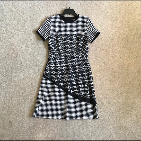 Taylor Dresses & Skirts - SOLD - Black/White Short Sleeve Dress